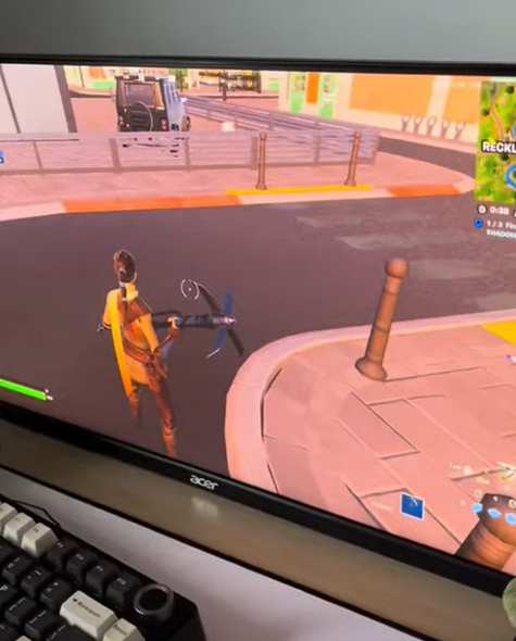 venant de Youtube GEEKOM MINI PC FORTNITE TEST 1 副本